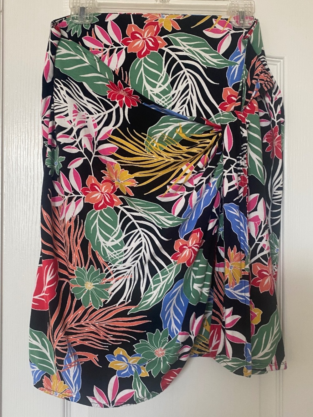 CYNTHIA ROWLEY FULL WRAP TROPICAL SKIRT - STRETCH - SIZE LARGE